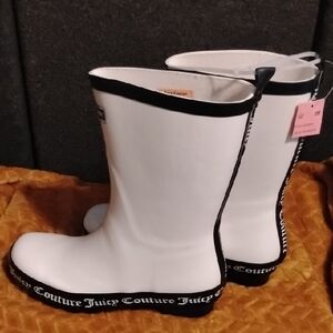Juicy Couture Women's Black and White Winter Boots